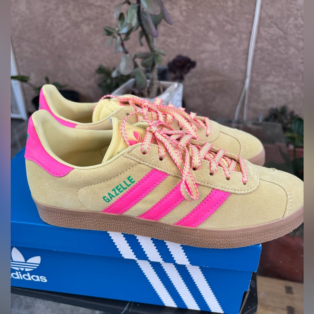Adidas Gazelle Sneakers Yellow with Neon Pink.